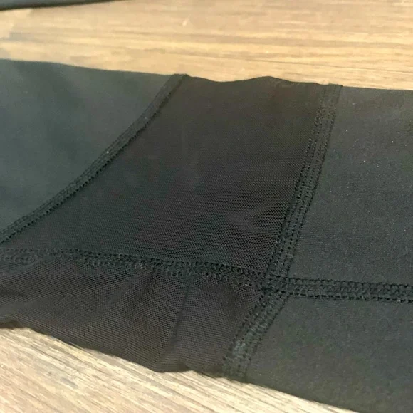 Women’s Black Hollister Mesh Leggings - Picture 4 of 6